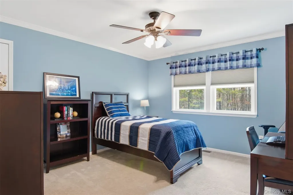 187 Natures Lane Miller Place NY 11764
