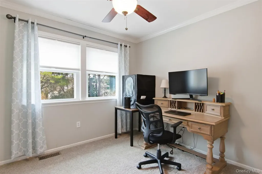 187 Natures Lane Miller Place NY 11764