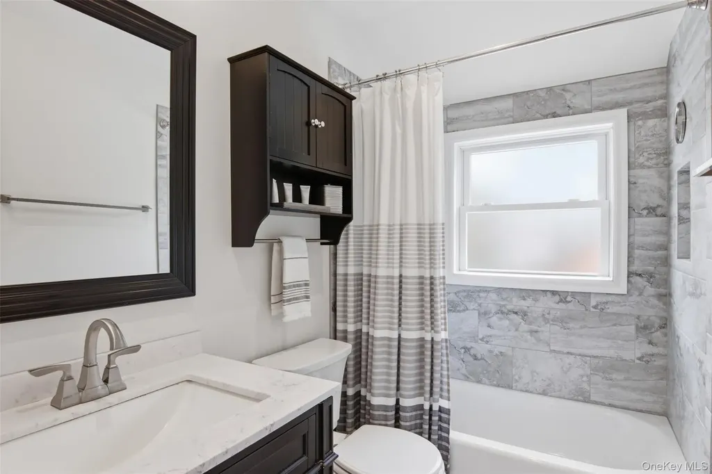 187 Natures Lane Miller Place NY 11764