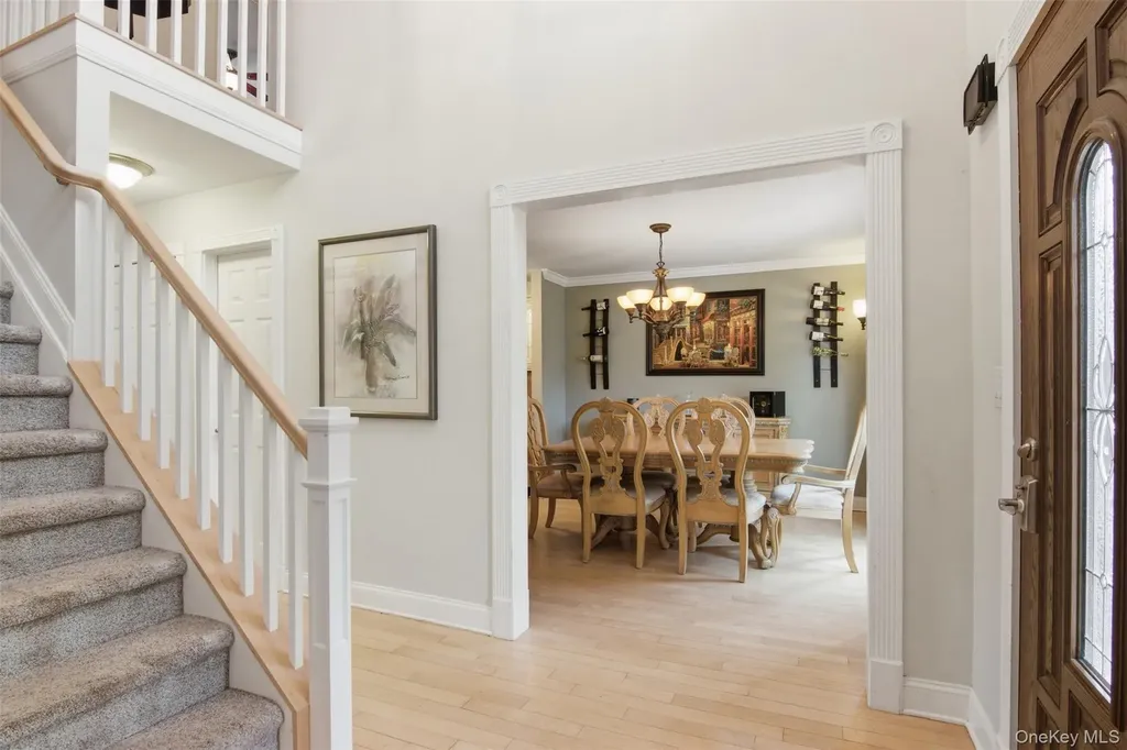 187 Natures Lane Miller Place NY 11764