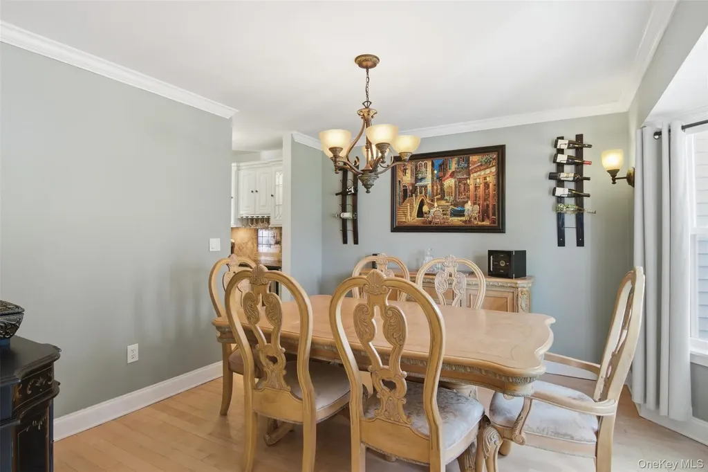 187 Natures Lane Miller Place NY 11764