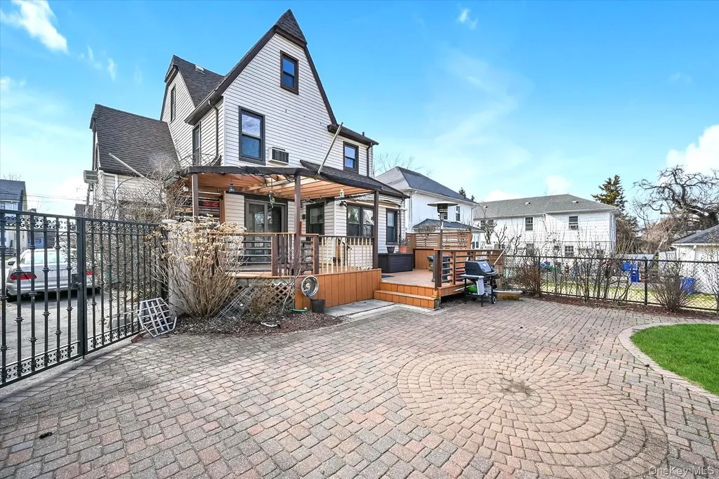 33-35 150th Place Flushing NY 11354
