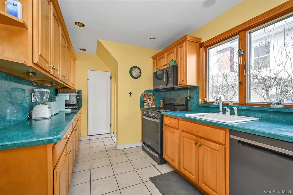 33-35 150th Place Flushing NY 11354