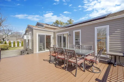 18 Wendorf Court North Babylon NY 11703