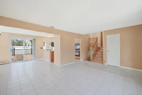 18 Wendorf Court North Babylon NY 11703