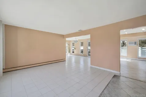 18 Wendorf Court North Babylon NY 11703