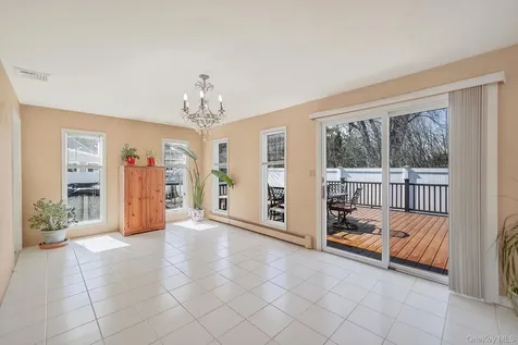 18 Wendorf Court North Babylon NY 11703