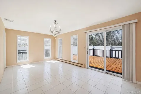 18 Wendorf Court North Babylon NY 11703
