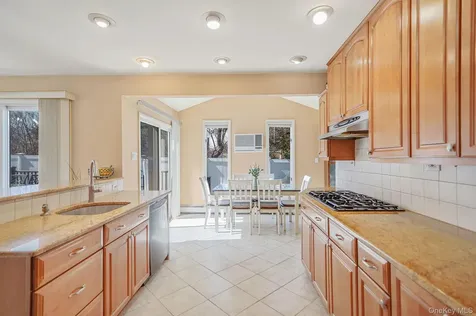 18 Wendorf Court North Babylon NY 11703