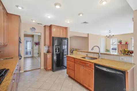 18 Wendorf Court North Babylon NY 11703
