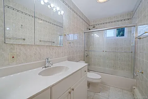 18 Wendorf Court North Babylon NY 11703