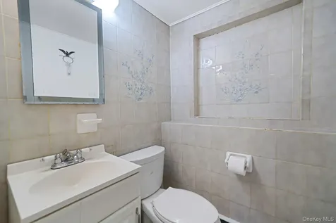 18 Wendorf Court North Babylon NY 11703