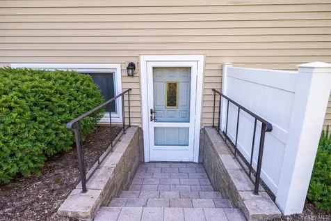 18 Wendorf Court North Babylon NY 11703