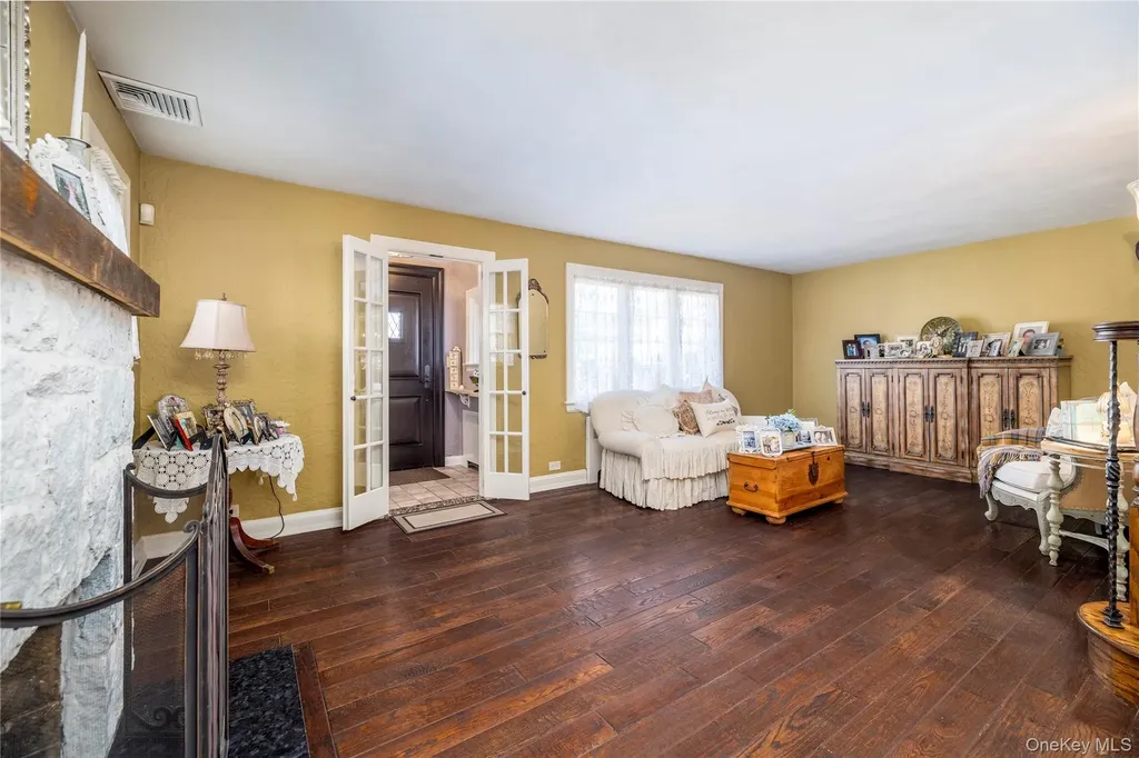 43 Webster Street Malverne NY 11565
