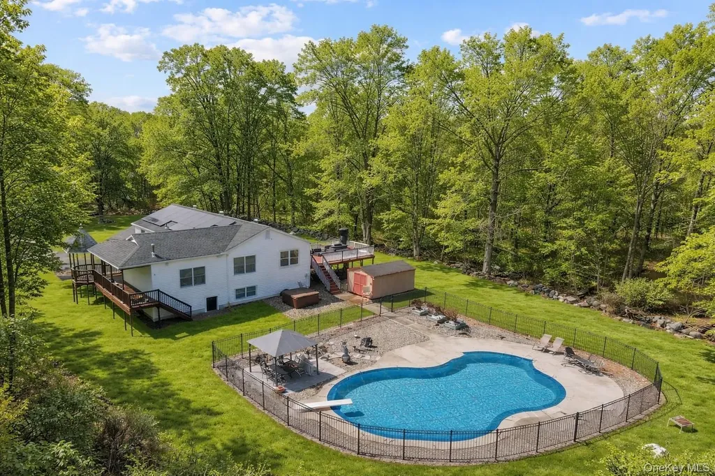10 Vernon Drive Carmel NY 10512