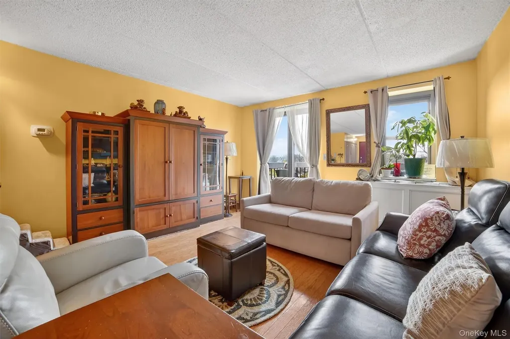 1376 Midland Avenue Bronxville NY 10708