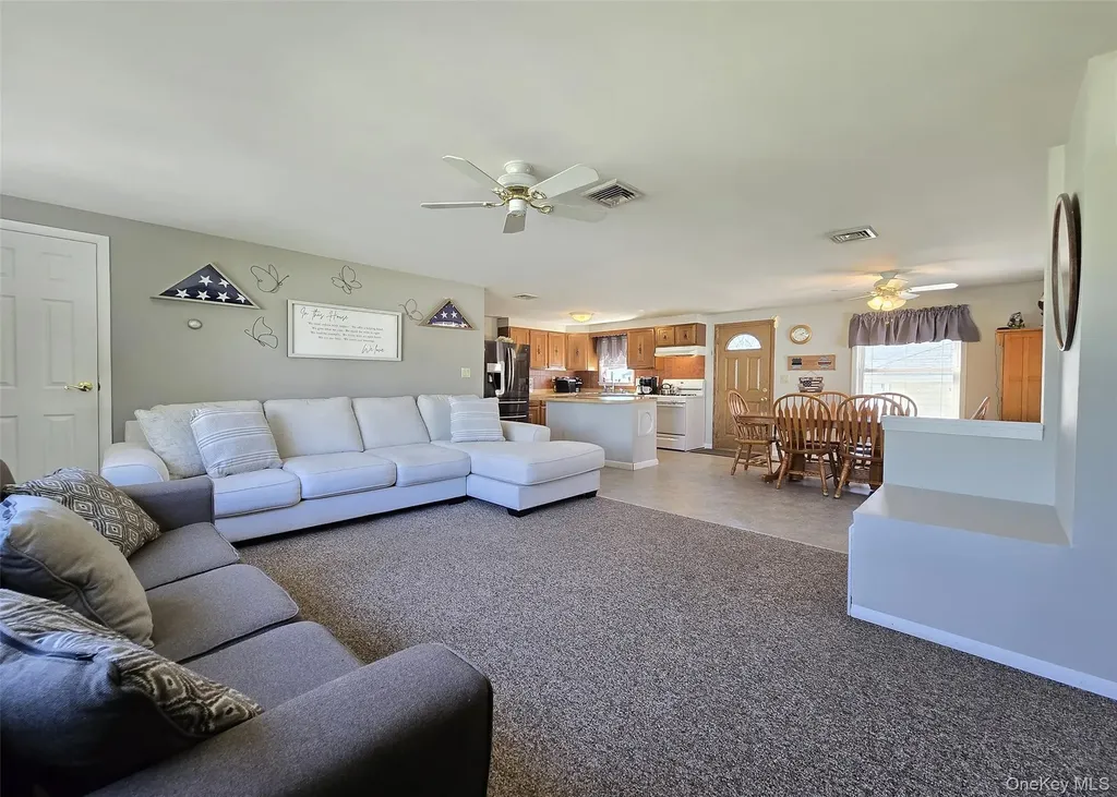 146 Webster Avenue Ronkonkoma NY 11779