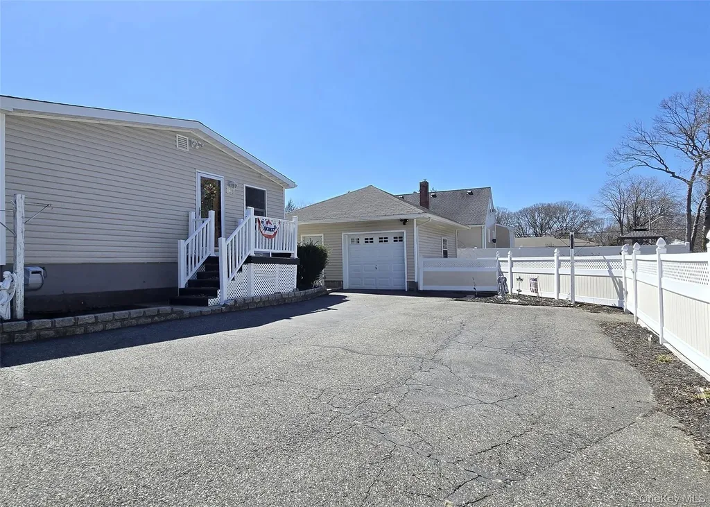 146 Webster Avenue Ronkonkoma NY 11779