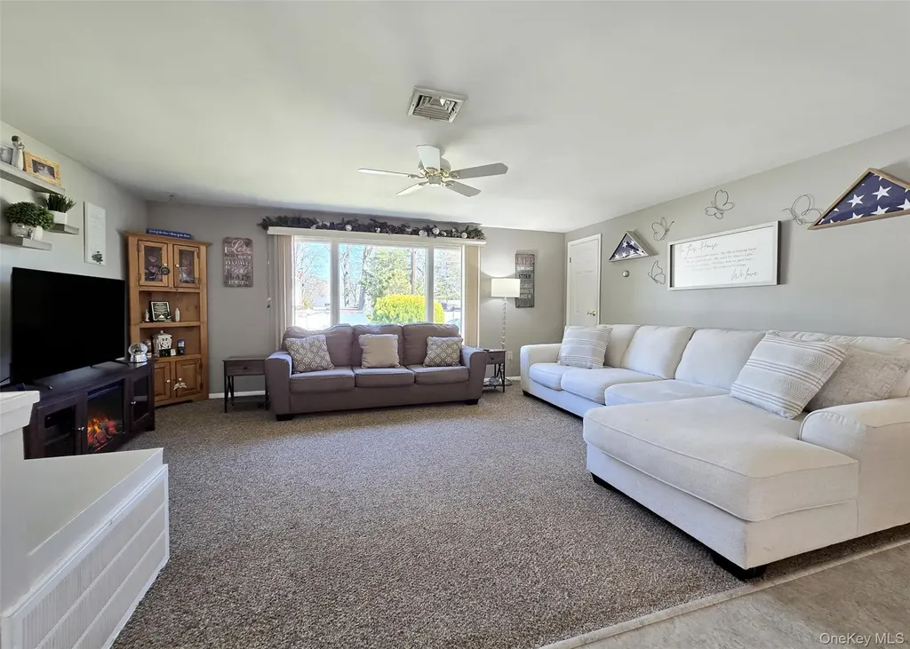 146 Webster Avenue Ronkonkoma NY 11779