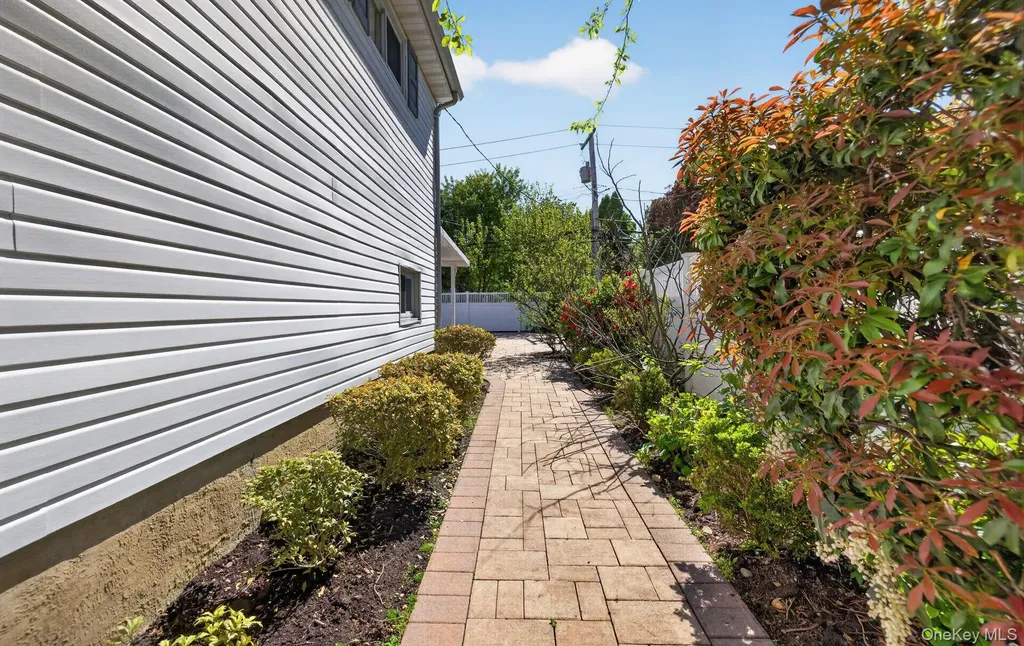 9 Marilyn Boulevard Plainview NY 11803
