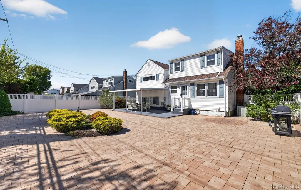 9 Marilyn Boulevard Plainview NY 11803