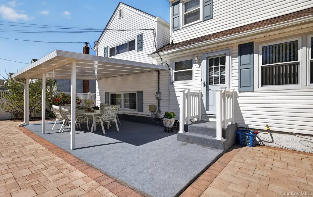 9 Marilyn Boulevard Plainview NY 11803