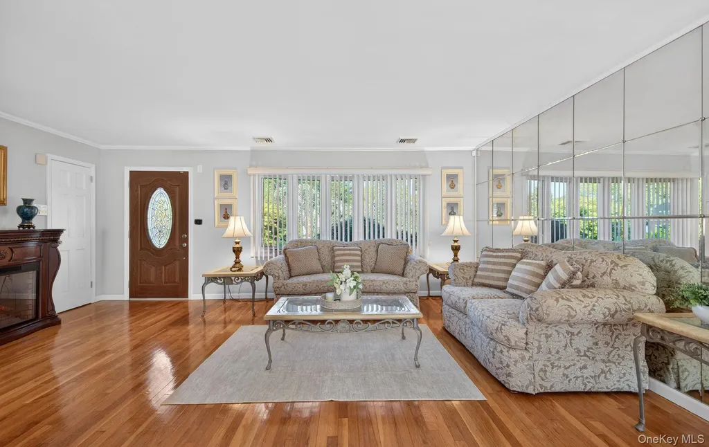9 Marilyn Boulevard Plainview NY 11803