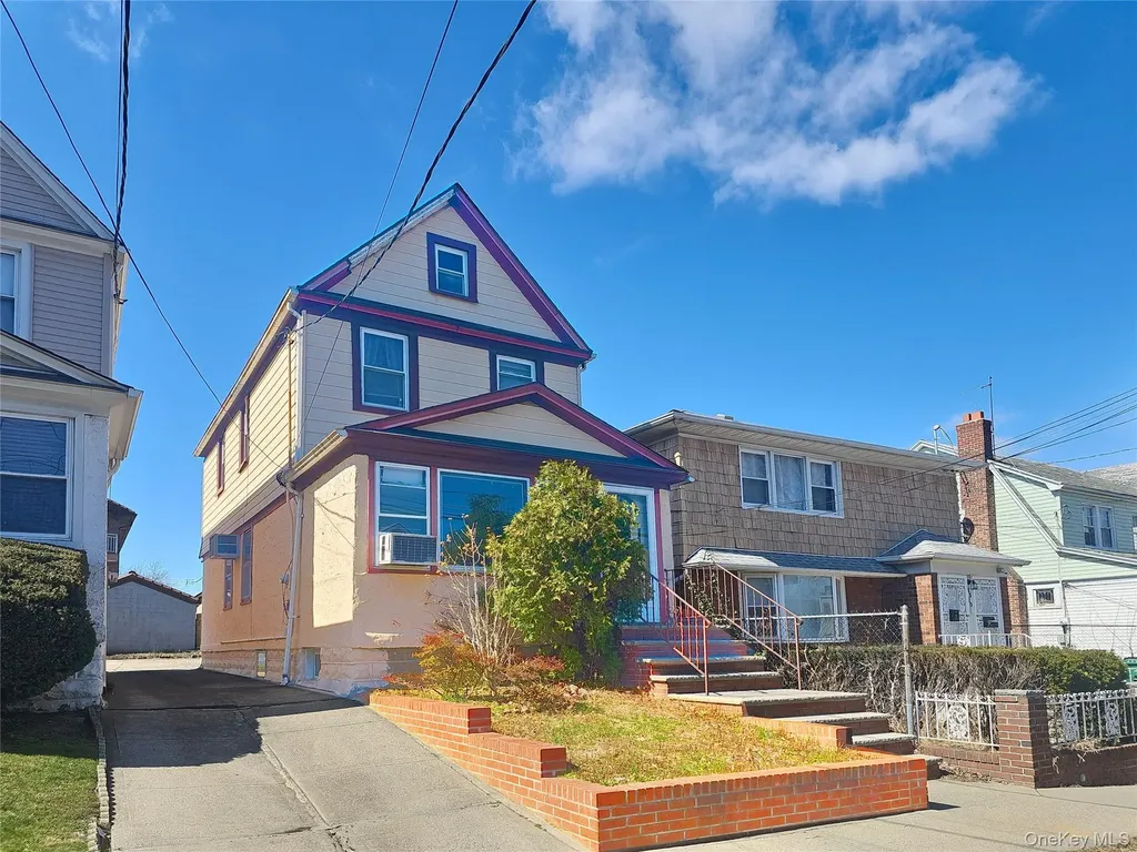 43-24 164 Street Flushing NY 11358