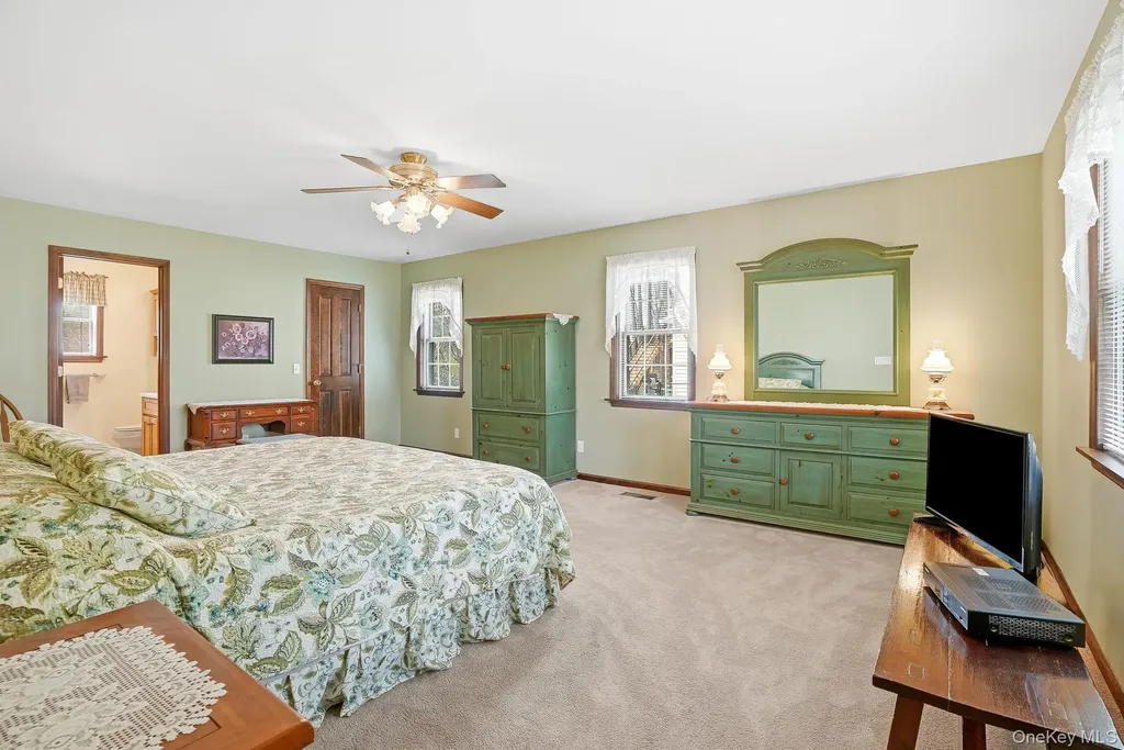 73 Sunset Road Montrose NY 10548