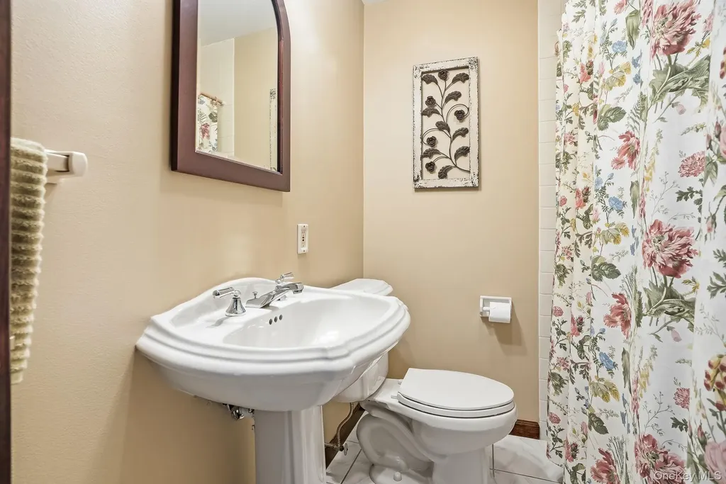 73 Sunset Road Montrose NY 10548
