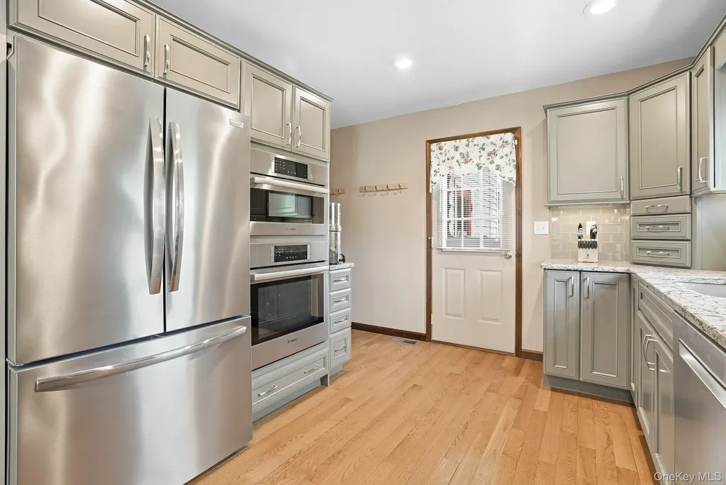 73 Sunset Road Montrose NY 10548