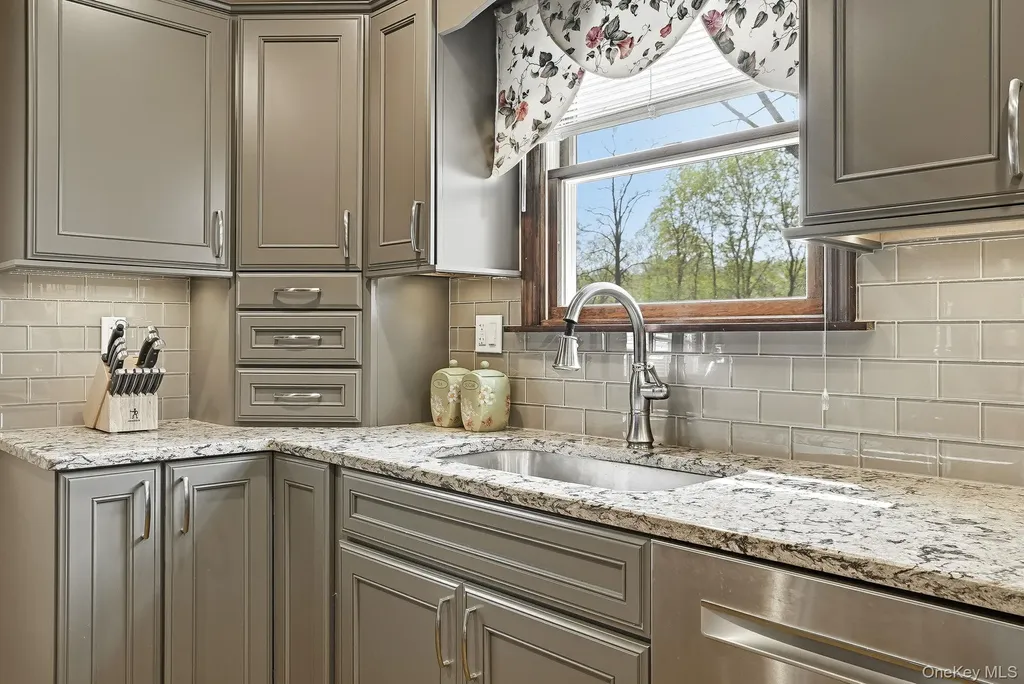 73 Sunset Road Montrose NY 10548