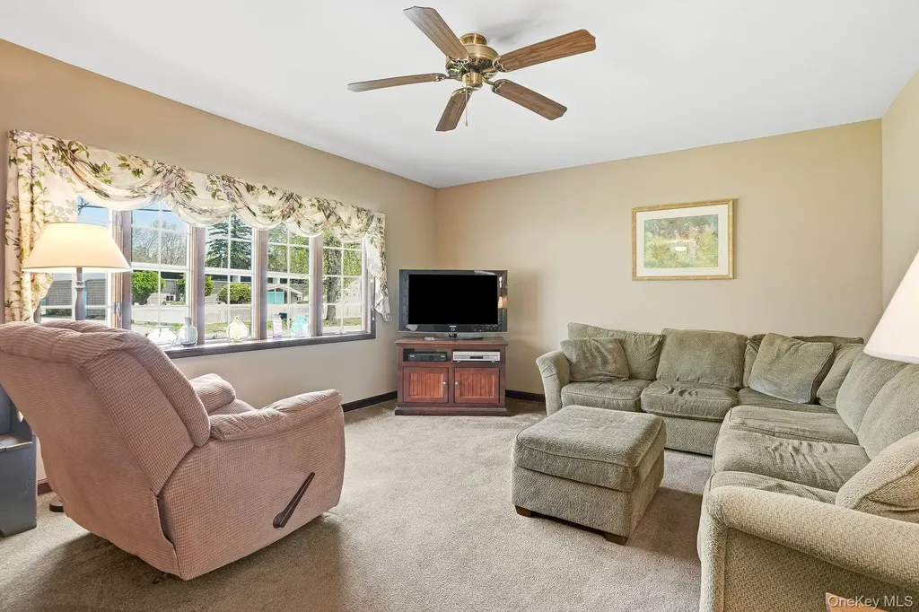 73 Sunset Road Montrose NY 10548