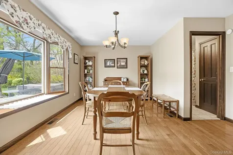 73 Sunset Road Montrose NY 10548
