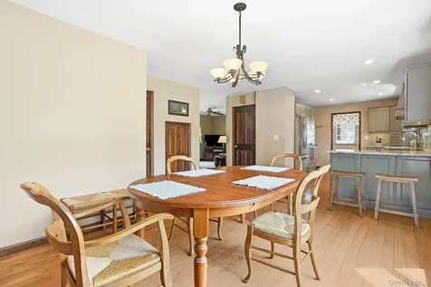 73 Sunset Road Montrose NY 10548