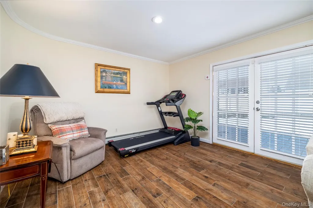 3930 Jane Lane Oceanside NY 11572