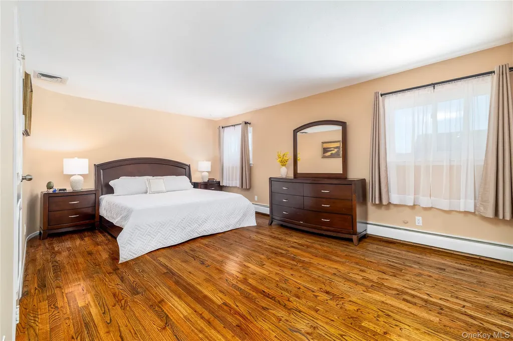 3930 Jane Lane Oceanside NY 11572