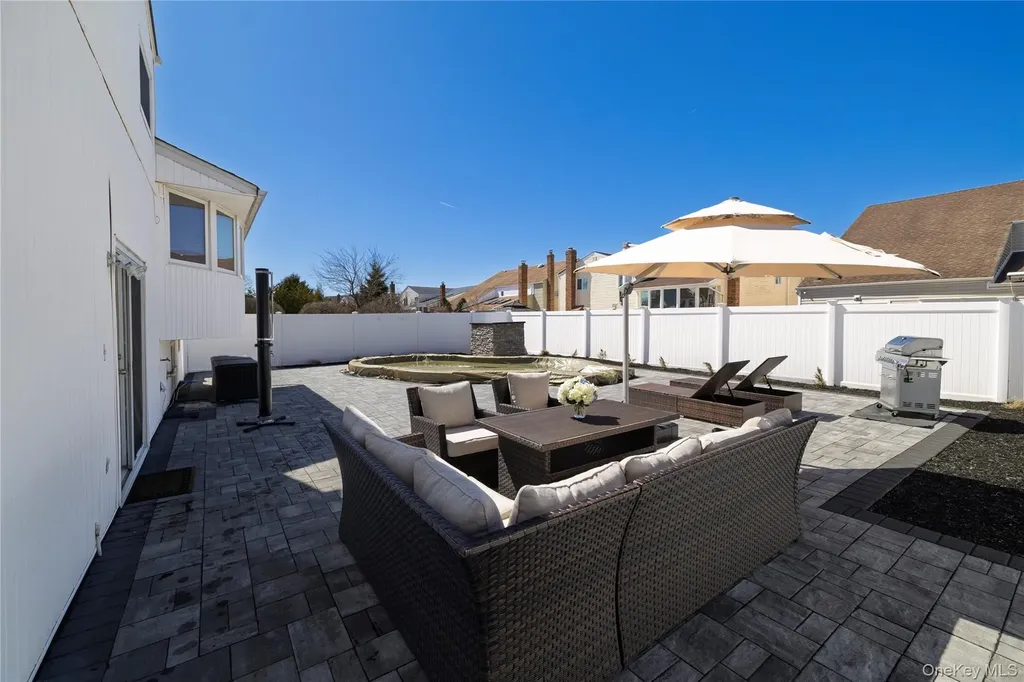 3930 Jane Lane Oceanside NY 11572