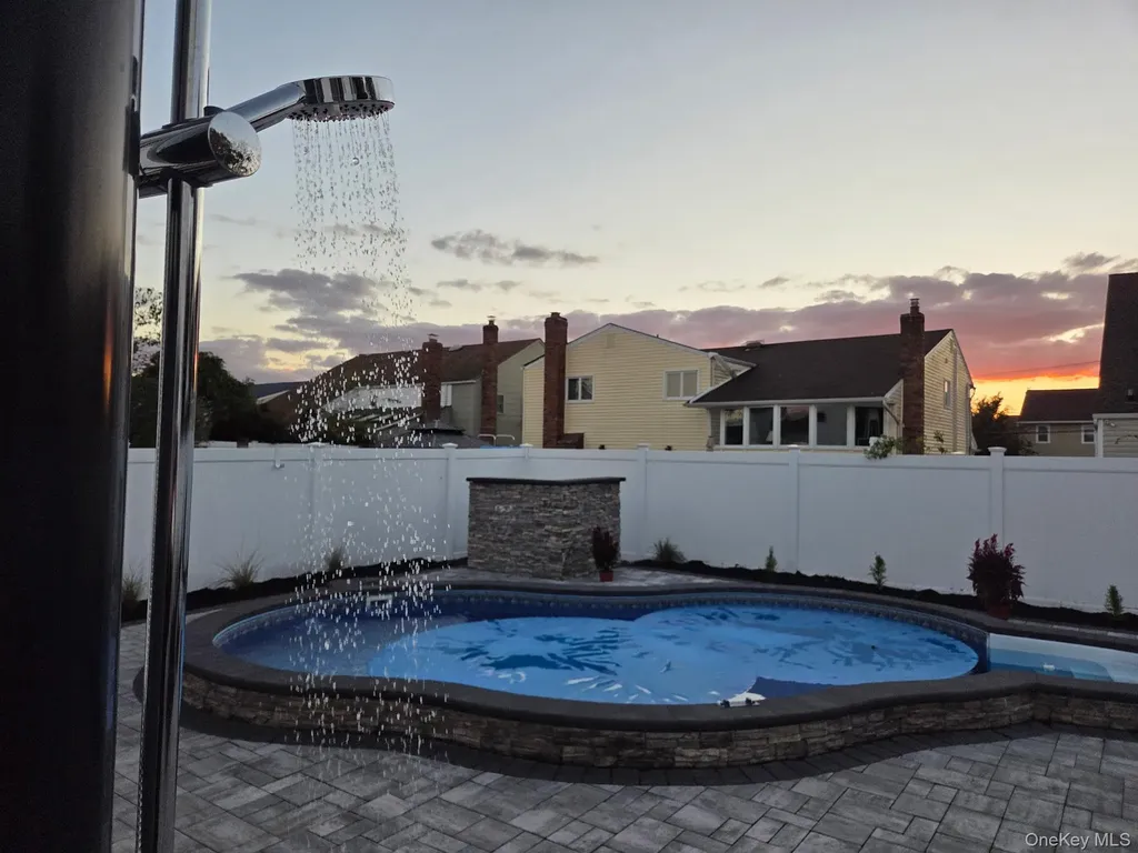 3930 Jane Lane Oceanside NY 11572