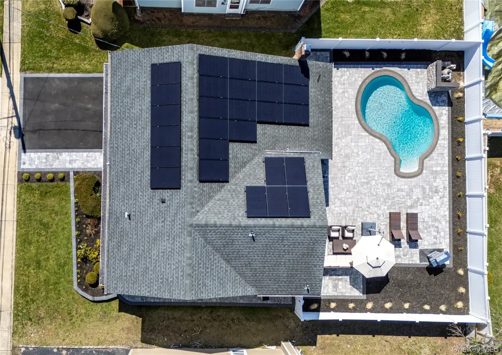 3930 Jane Lane Oceanside NY 11572