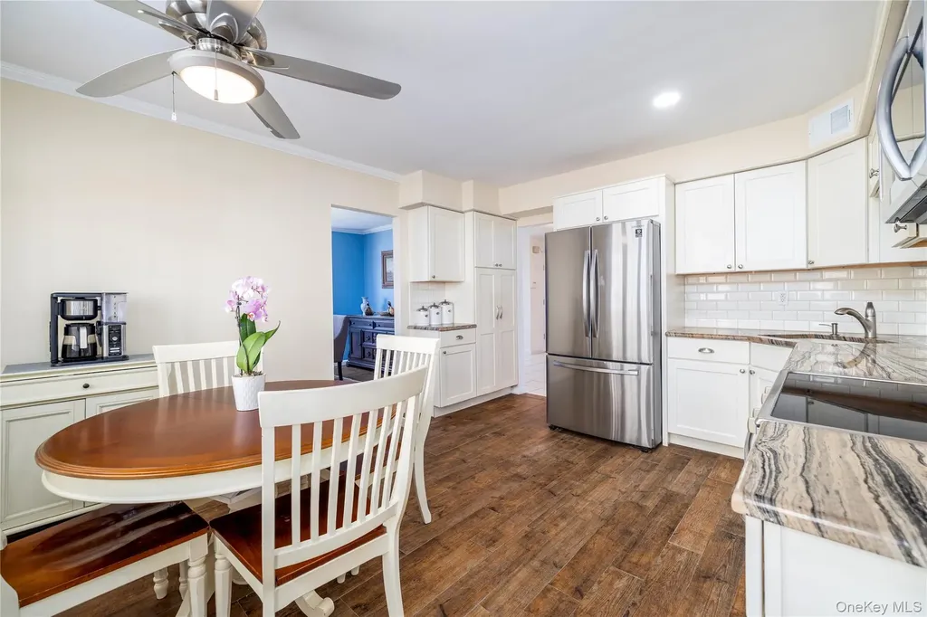 3930 Jane Lane Oceanside NY 11572
