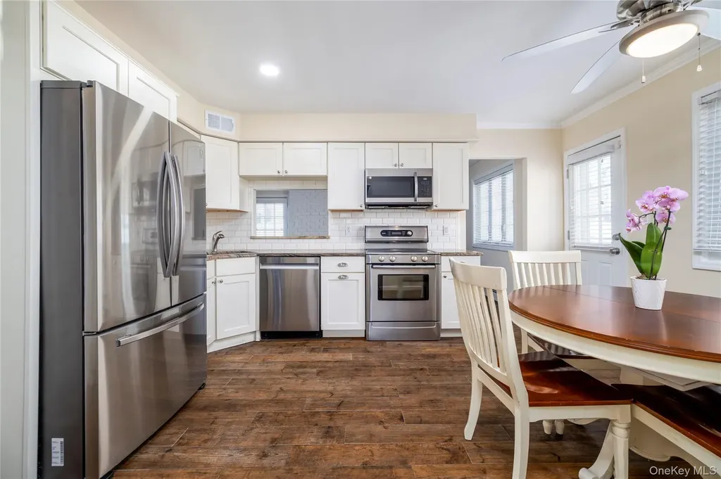 3930 Jane Lane Oceanside NY 11572