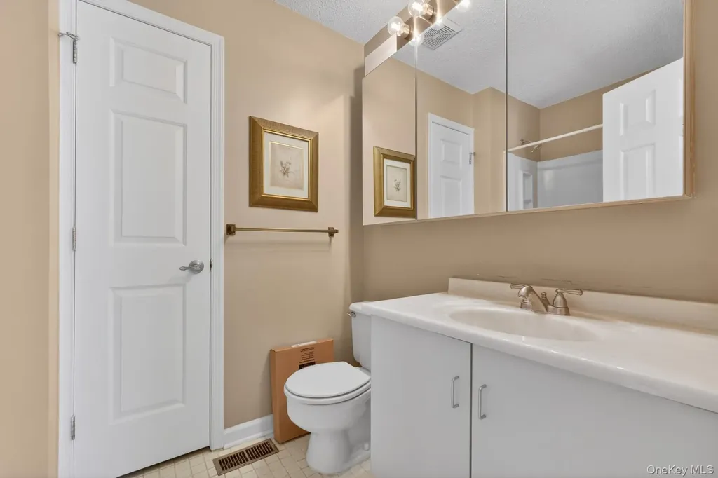 50 Jonathan Drive Mahopac NY 10541