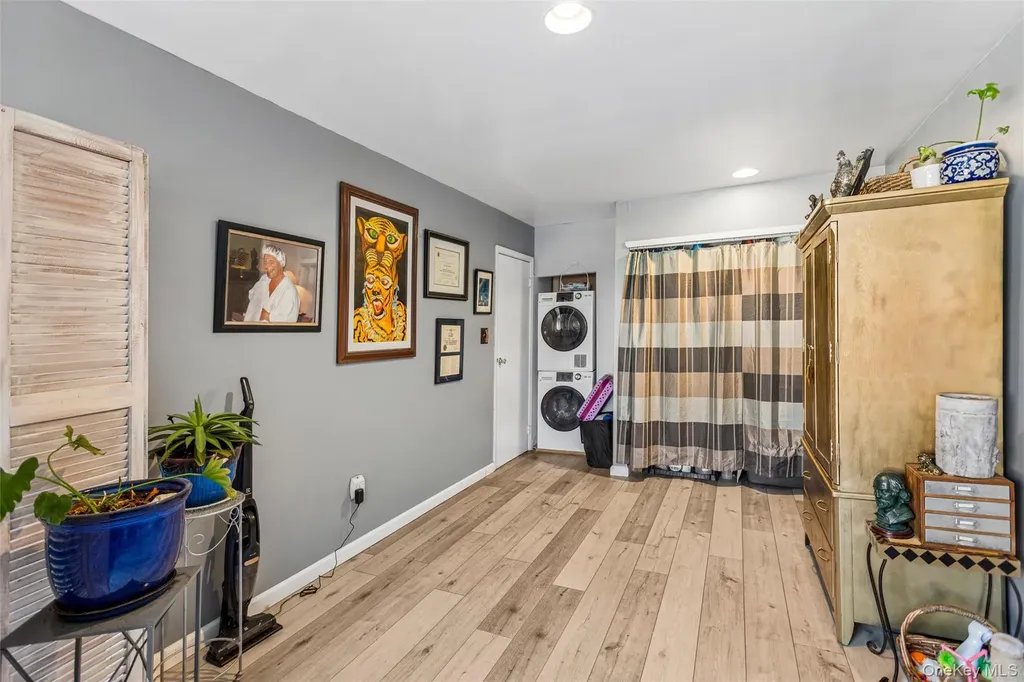811 Shore Road Long Beach NY 11561