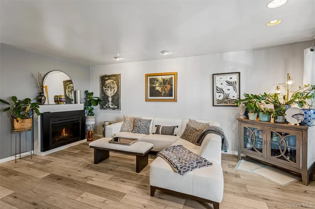 811 Shore Road Long Beach NY 11561