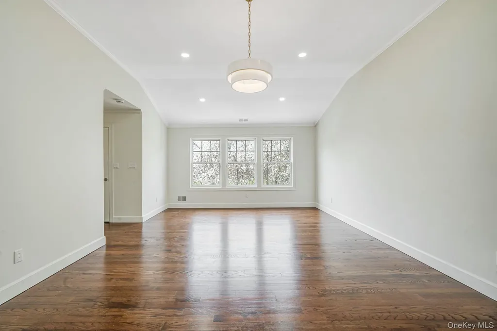 106 Fairway View Drive Commack NY 11725