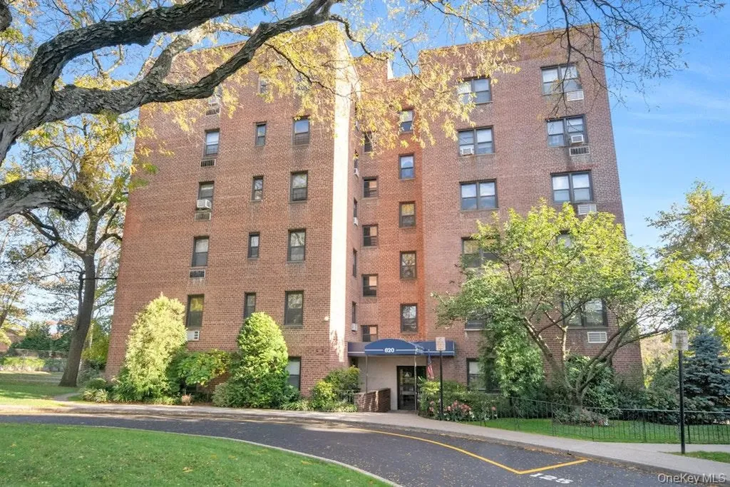 620 Pelham Road New Rochelle NY 10805