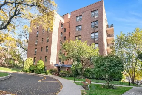 620 Pelham Road New Rochelle NY 10805