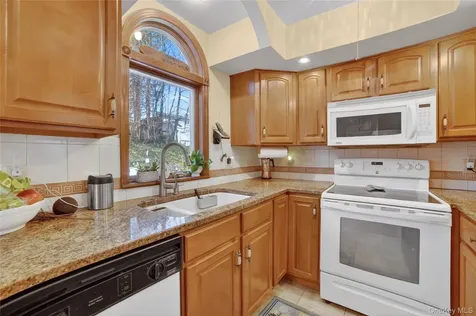 22 Jerome Drive Cortlandt Manor NY 10567