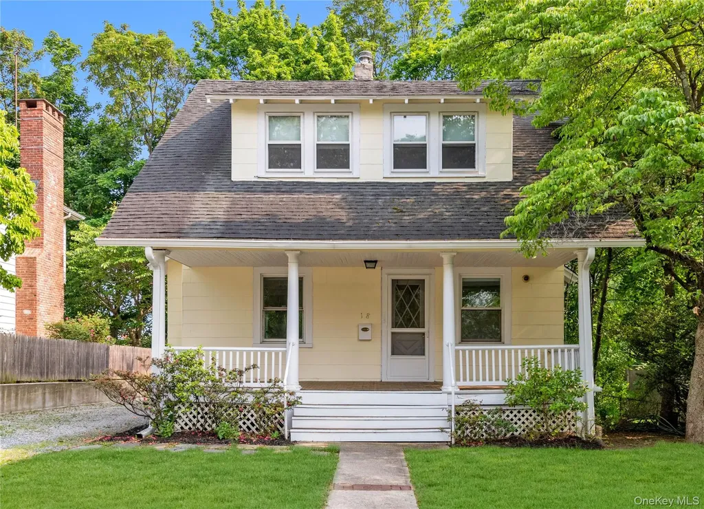 18 Dennis Street Manhasset NY 11030